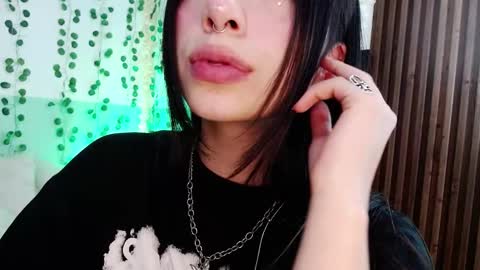 holly online show from 12/31/24, 05:29