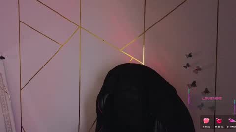 holly online show from 10/18/25, 10:38