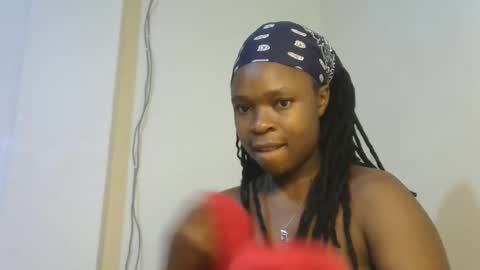 Snapshot of holy_ebony chatting on 03/29/26, 10:10 holy_ebony online show from 03/29/26, 10:10