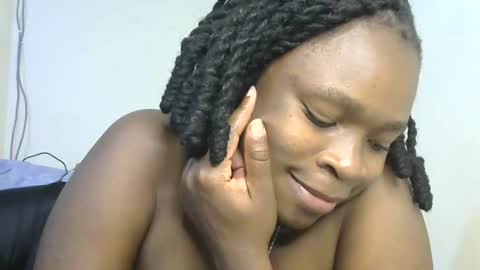 Snapshot of holy_ebony chatting on 04/05/26, 10:07 holy_ebony online show from 04/05/26, 10:07