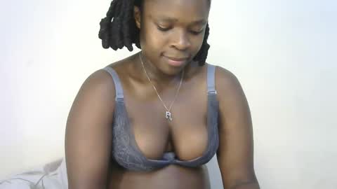 Snapshot of holy_ebony chatting on 04/18/26, 09:04 holy_ebony online show from 04/18/26, 09:04