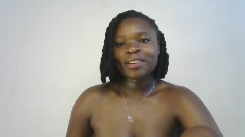 Snapshot of holy_ebony chatting on 04/19/26, 10:25 holy_ebony online show from 04/19/26, 10:25