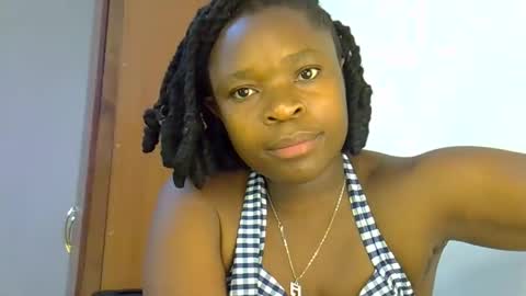 Snapshot of holy_ebony chatting on 04/26/26, 08:06 holy_ebony online show from 04/26/26, 08:06