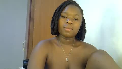 Snapshot of holy_ebony chatting on 04/27/26, 10:30 holy_ebony online show from 04/27/26, 10:30