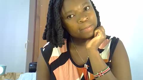 Snapshot of holy_ebony chatting on 04/29/26, 05:22 holy_ebony online show from 04/29/26, 05:22