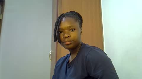 Snapshot of holy_ebony chatting on 05/15/26, 07:48 holy_ebony online show from 05/15/26, 07:48