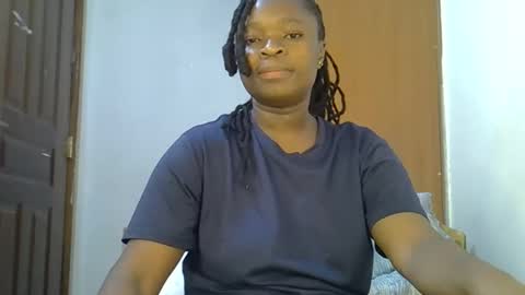 Snapshot of holy_ebony chatting on 05/15/26, 10:06 holy_ebony online show from 05/15/26, 10:06
