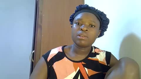 Snapshot of holy_ebony chatting on 05/18/26, 04:07 holy_ebony online show from 05/18/26, 04:07