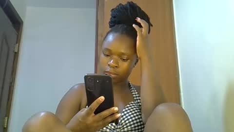 Snapshot of holy_ebony chatting on 05/22/26, 03:02 holy_ebony online show from 05/22/26, 03:02