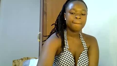 Snapshot of holy_ebony chatting on 05/22/26, 03:17 holy_ebony online show from 05/22/26, 03:17