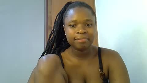 Snapshot of holy_ebony chatting on 05/26/26, 08:43 holy_ebony online show from 05/26/26, 08:43