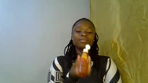 Snapshot of holy_ebony chatting on 05/29/26, 07:34 holy_ebony online show from 05/29/26, 07:34