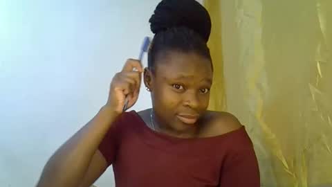 Snapshot of holy_ebony chatting on 05/31/26, 02:35 holy_ebony online show from 05/31/26, 02:35