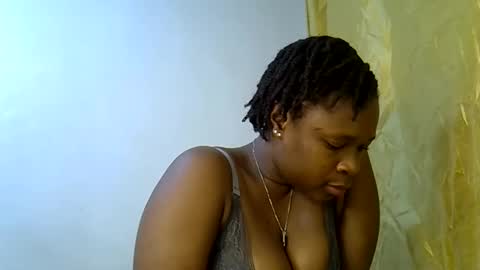 Snapshot of holy_ebony chatting on 06/05/26, 11:43 holy_ebony online show from 06/05/26, 11:43