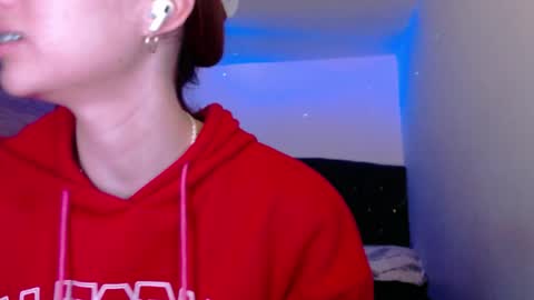 Snapshot of holy_julii chatting on 06/02/26, 04:36 holy_julii online show from 06/02/26, 04:36