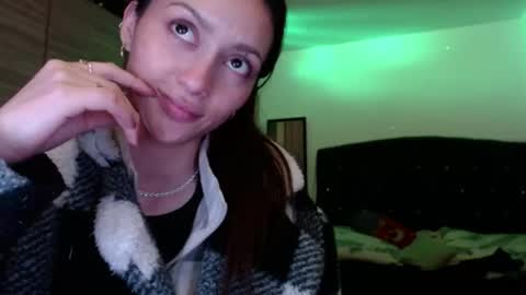 Snapshot of holy_julii chatting on 06/10/26, 03:39 holy_julii online show from 06/10/26, 03:39