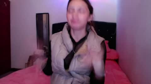 holy_julii online show from 07/12/26, 05:31
