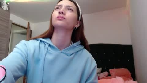 holy_julii online show from 07/26/26, 03:36
