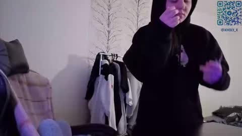 Snapshot of holy_kveta chatting on 03/19/26, 03:10 Kviki online show from 03/19/26, 03:10