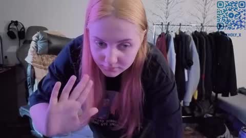 Snapshot of holy_kveta chatting on 04/01/26, 02:56 Kviki online show from 04/01/26, 02:56