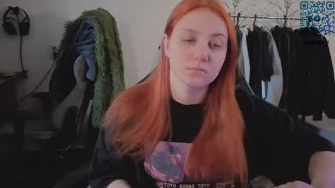 Snapshot of holy_kveta chatting on 04/03/26, 02:42 Kviki online show from 04/03/26, 02:42