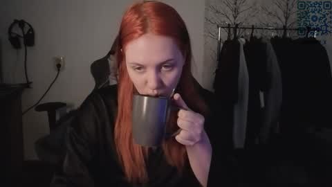 Snapshot of holy_kveta chatting on 04/05/26, 02:42 Kviki online show from 04/05/26, 02:42