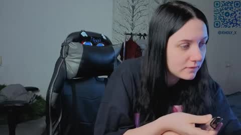 Snapshot of holy_kveta chatting on 04/19/26, 02:44 Kviki online show from 04/19/26, 02:44