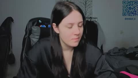 Snapshot of holy_kveta chatting on 05/20/26, 04:29 Kviki online show from 05/20/26, 04:29