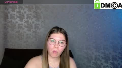 Welcome guys  Pleasure to see you all here  My name is MichaelaTip menu is active Private is open  online show from 01/24/25, 09:58