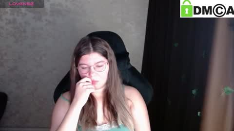 Snapshot of holy_michela chatting on 09/26/25, 05:44 Welcome guys Pleasure to see you all here My name is MichaelaTip menu is active Private is open online show from 09/26/25, 05:44