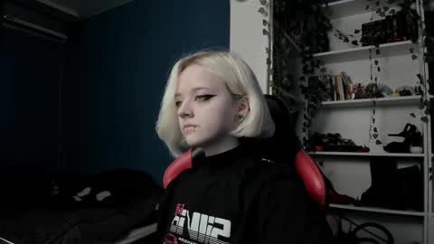 holy_mistresss online show from 11/11/25, 09:09