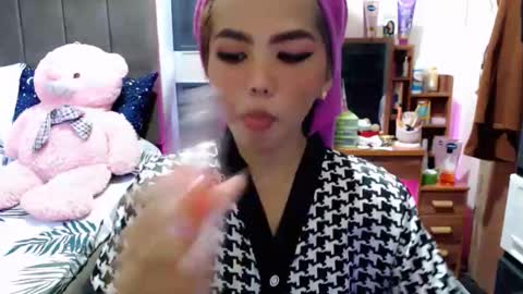 holy_molly1 online show from 11/05/25, 02:55