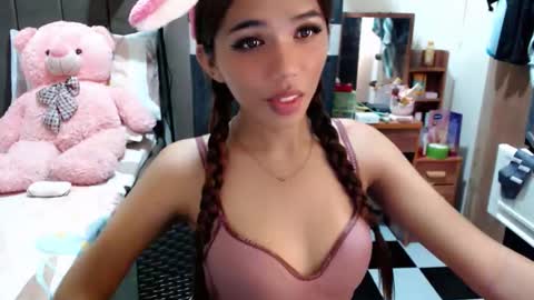 holy_molly1 online show from 12/22/25, 10:40