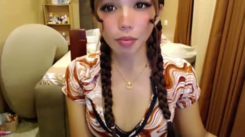 holy_molly1 online show from 05/31/26, 06:09