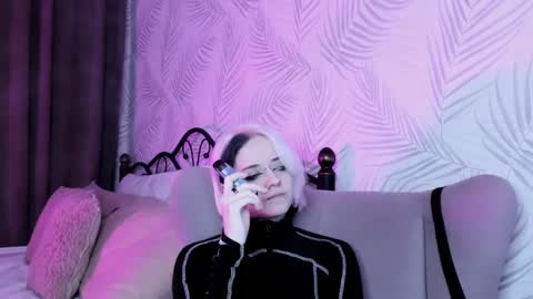 Miss Silvia   GMT2  Tuesday - Saturday  0900am-1600pm online show from 12/19/24, 08:13