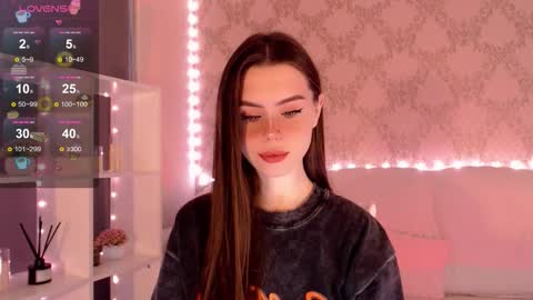 Mia online show from 09/16/25, 03:18