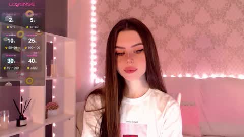 Mia online show from 09/27/25, 03:11