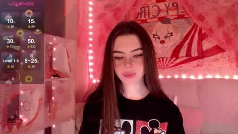 Mia online show from 10/27/25, 03:43