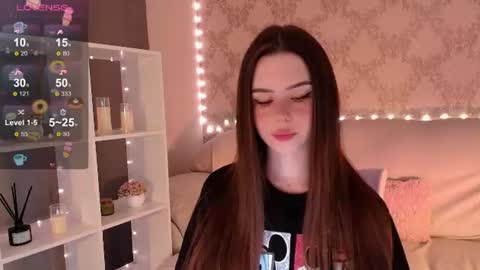 Mia online show from 06/19/26, 04:06
