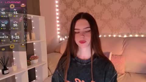Mia online show from 08/07/26, 04:14