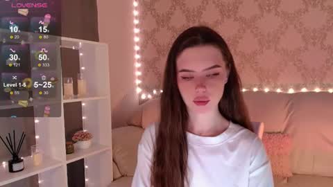 Mia online show from 08/08/26, 03:19