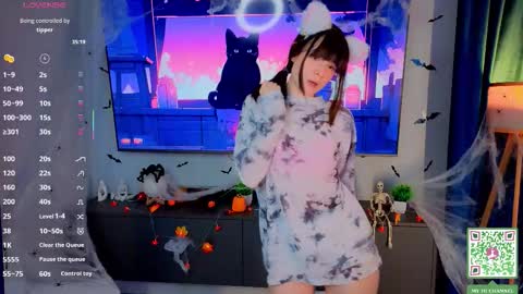 Snapshot of honeey_beee chatting on 11/05/25, 05:02 May online show from 11/05/25, 05:02