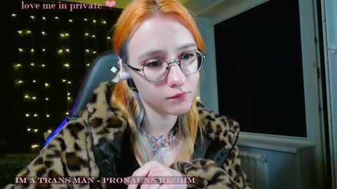 Honelints boyblonde hair AsterMIntfemboybrown hair online show from 01/17/25, 05:51