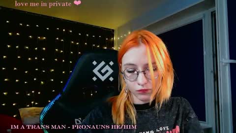 Honelints boyblonde hair AsterMIntfemboybrown hair online show from 01/23/25, 07:29