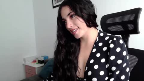 Honey Aynu online show from 02/02/25, 03:39