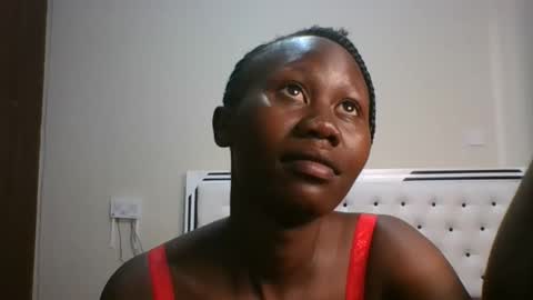 Snapshot of honey_badgal chatting on 10/21/25, 06:36 Badgal online show from 10/21/25, 06:36