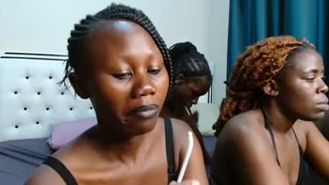 Snapshot of honey_badgal chatting on 10/22/25, 08:41 Badgal online show from 10/22/25, 08:41