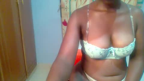 honey_beb online show from 02/21/25, 01:55