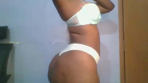 honey_beb online show from 02/21/25, 10:17