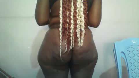 Snapshot of honey_beb chatting on 09/16/25, 07:42 honey_beb online show from 09/16/25, 07:42